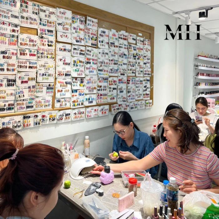 Lớp học thực hành tại MH THE BEAUTY LAB