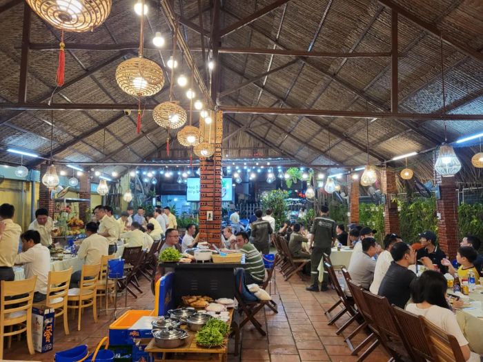 Không gian ấm cúng tại La Cà Quán