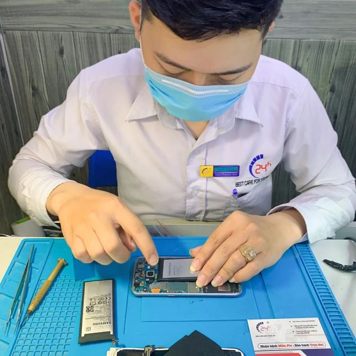 Bệnh Viện Điện Thoại 24h ảnh 2 - Trung tâm sửa chữa điện thoại với quy trình nhanh chóng, minh bạch và bảo hành vĩnh viễn cho tất cả dịch vụ.