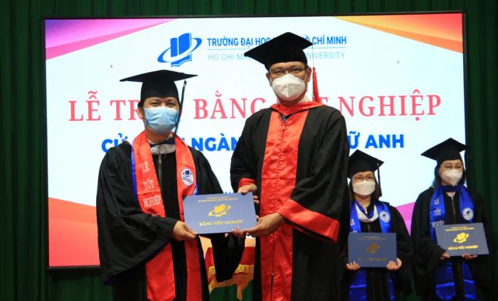 Trường Đại học Mở TPHCM Hình Ảnh 2