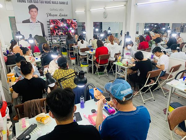 Hình ảnh học viện Nail Oanh Lê
