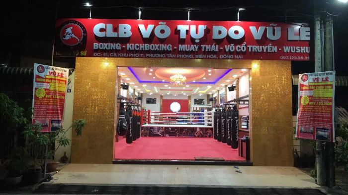 Không gian tập luyện hiện đại tại Vũ Lê Fitness And Yoga