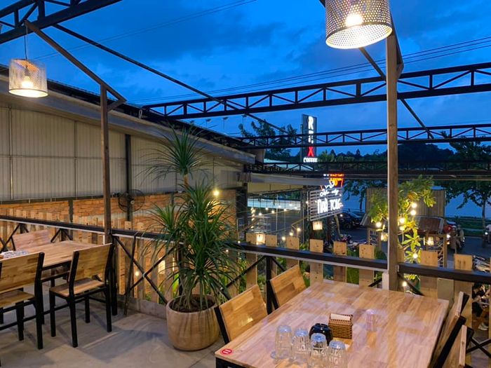Bộ sưu tập hình ảnh: Những mẹt đồ nướng hấp dẫn và nồi lẩu bốc khói nghi ngút tại 3C