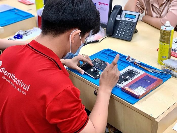 Điện Thoại Vui ảnh 2 - Nơi bảo dưỡng, sửa chữa iPhone an toàn, hiệu quả, đem lại sự hài lòng tuyệt đối cho khách hàng