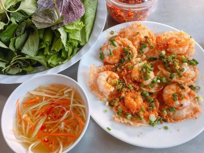 Hình ảnh bánh khọt đặc trưng Vũng Tàu tại Cô Hoàng