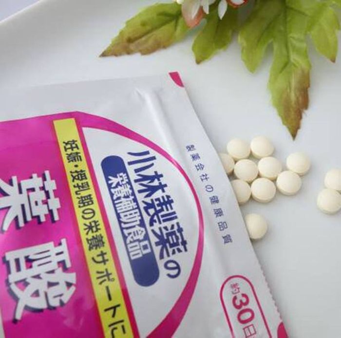 Bao bì sản phẩm Kobayashi Pregnancy Supplements chính hãng Nhật Bản