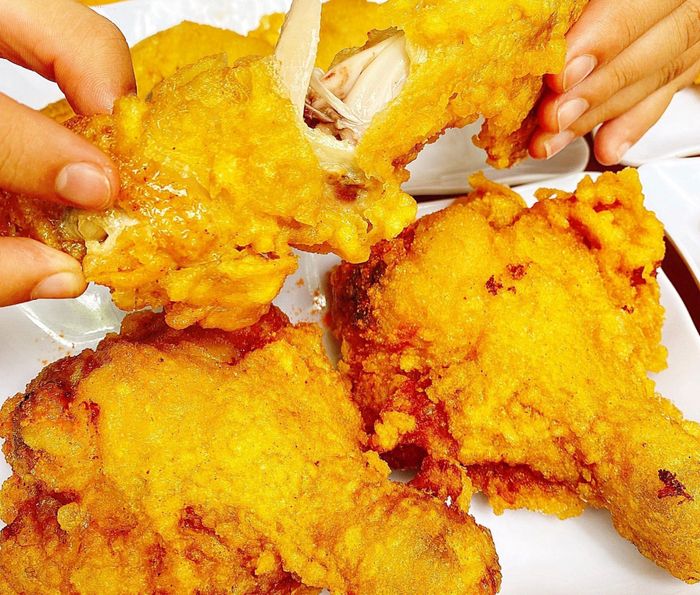 Hình ảnh Ngưu Ma Vương - Những miếng gà vàng ươm hấp dẫn