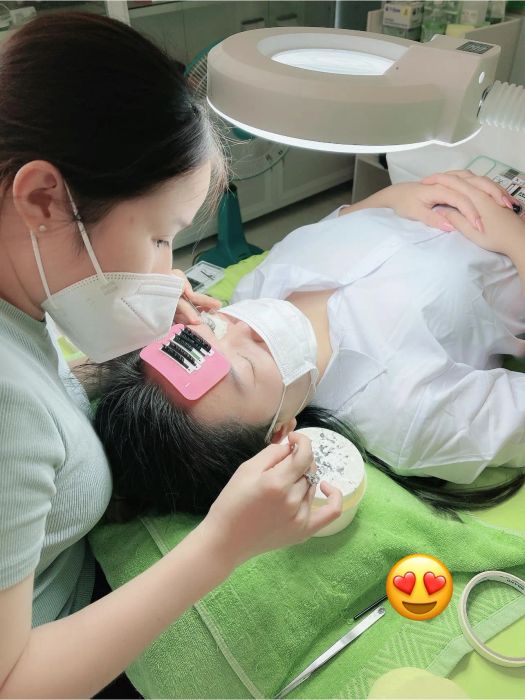 Không gian sang trọng tại Nguyễn Kiều My Nối Mi