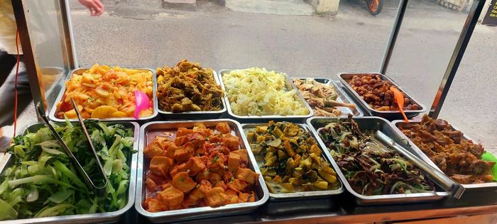 Không gian ấm cúng tại Cơm Ngon Bún Chả