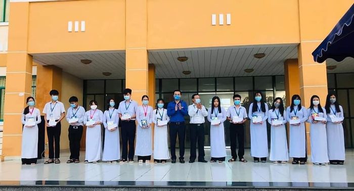 Hình ảnh đẹp về Trường THPT chuyên Nguyễn Thiện Thành - Điểm sáng giáo dục Trà Vinh