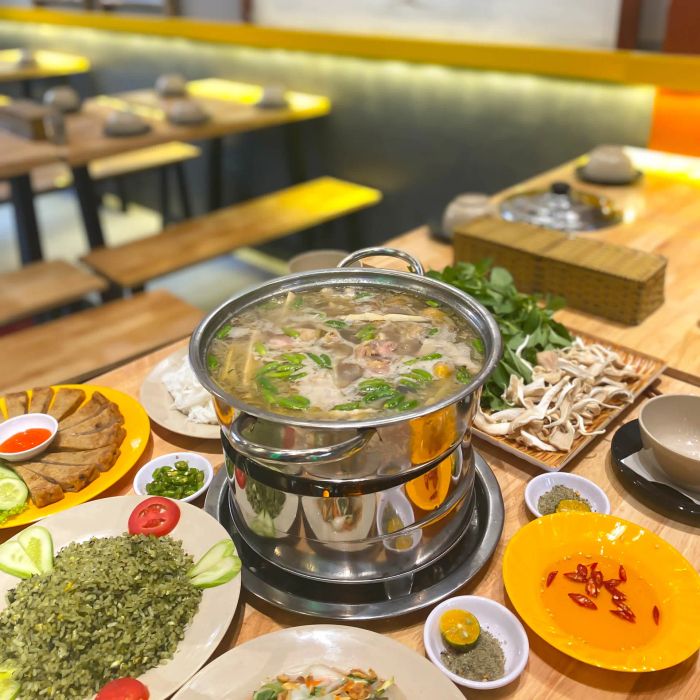 Lẩu Gà Vạn Quán ảnh 1