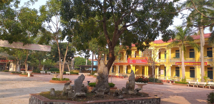 Hình ảnh toàn cảnh Trường THCS Tam Dương - Ngôi trường khang trang với kiến trúc hiện đại giữa lòng huyện Tam Dương