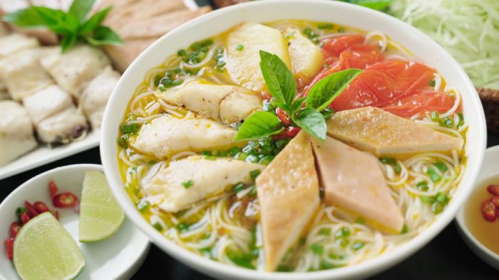 Hình ảnh tô bún chả cá thơm ngon tại quán