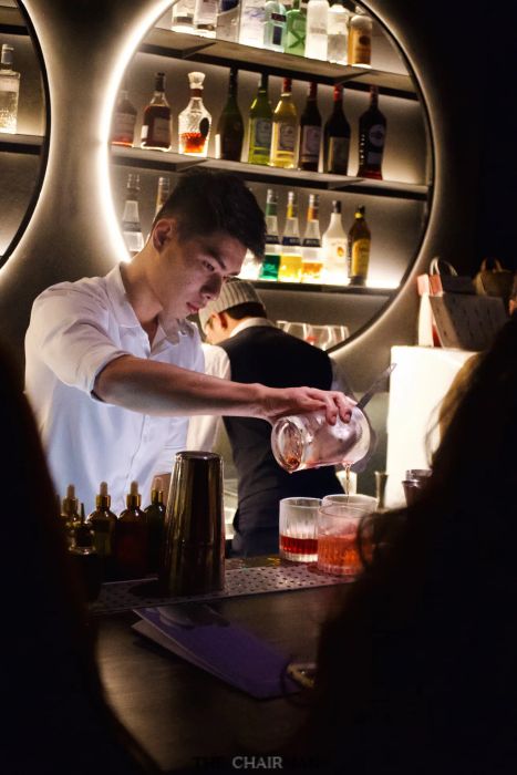 Góc quầy bar rực rỡ sắc màu tại The Chairman