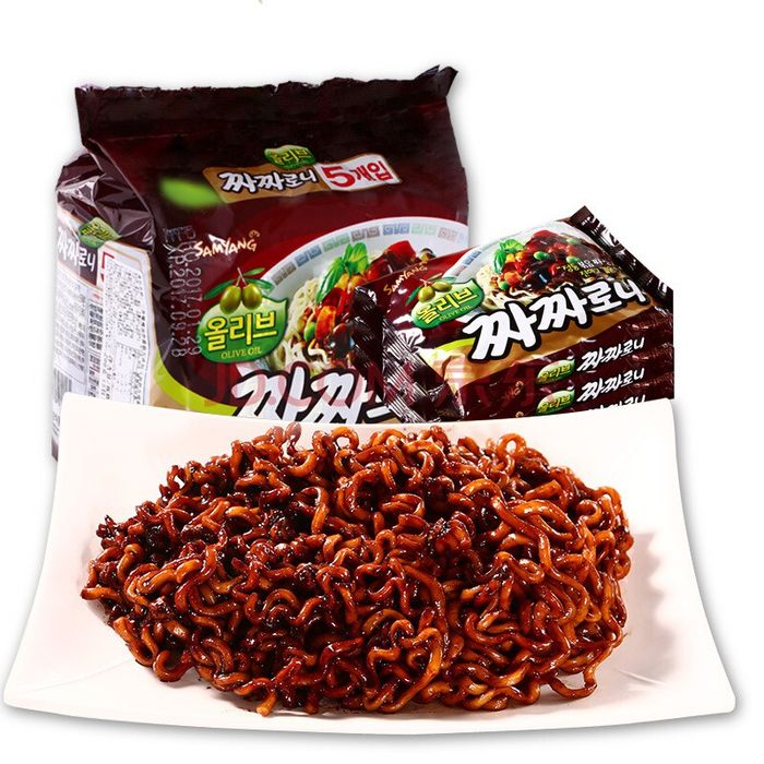 Hình ảnh mì tương đen Samyang - Sự hoàn hảo trong từng sợi mì
