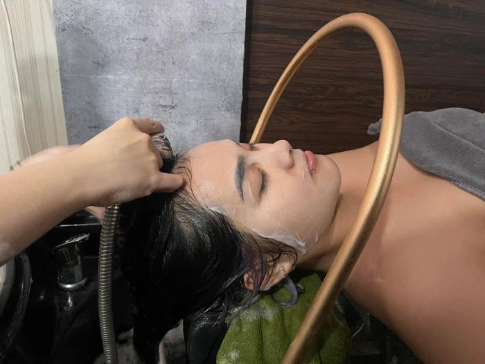 Trải nghiệm gội đầu thảo dược đẳng cấp tại Spa & Hair Mộc Trà