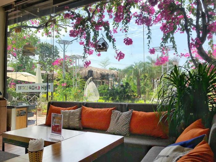 Không gian xanh mát tại Anh Khoa Garden - Beer & Coffee