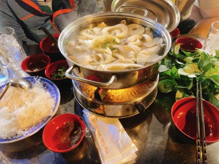 Lẩu Gà Lá É Hội Ngộ ảnh 1