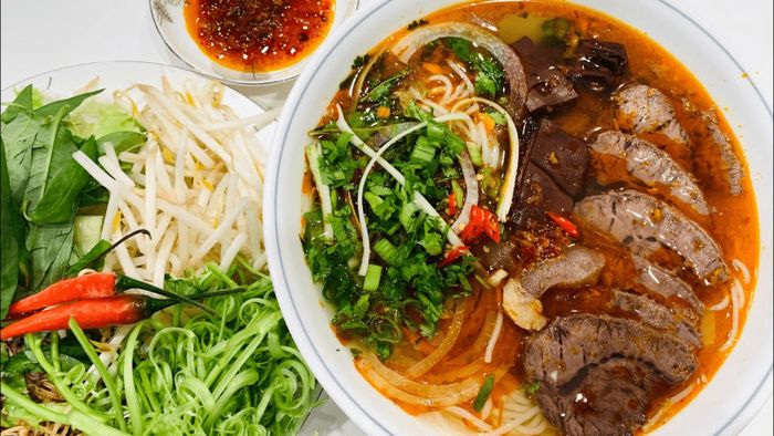 Hình ảnh Bún Bò Huế Đông Ba - Tinh hoa ẩm thực Huế