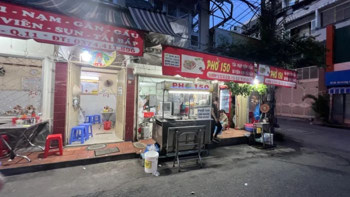 Không gian ấm cúng và món ngon tại Phở 150