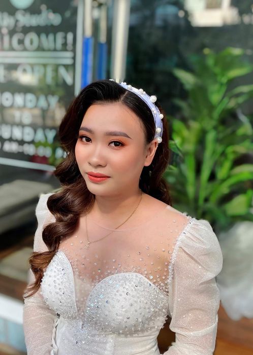 Hình ảnh trang điểm cô dâu tại VINH Studio