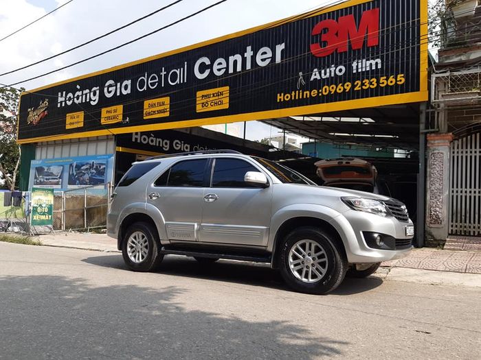 Hình ảnh Hoàng Gia Auto Spa - Không gian chăm sóc xe đẳng cấp