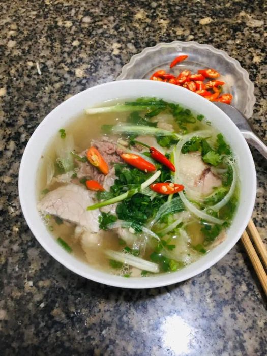 Không gian ấm cúng và tô phở bò đặc biệt tại Phở Bò 51