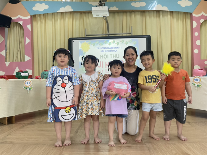 Hình ảnh hoạt động ngoại khóa đầy màu sắc của Trường Mầm non 11