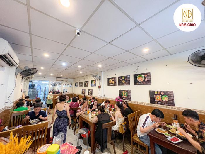 Hình ảnh Bún Bò Huế Nam Giao - Không gian ẩm thực Huế đậm chất