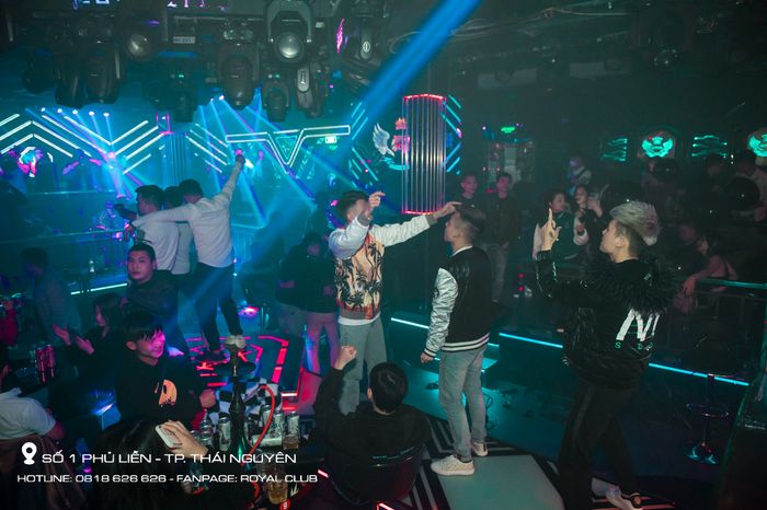 Royal Club - Ảnh không gian sang trọng