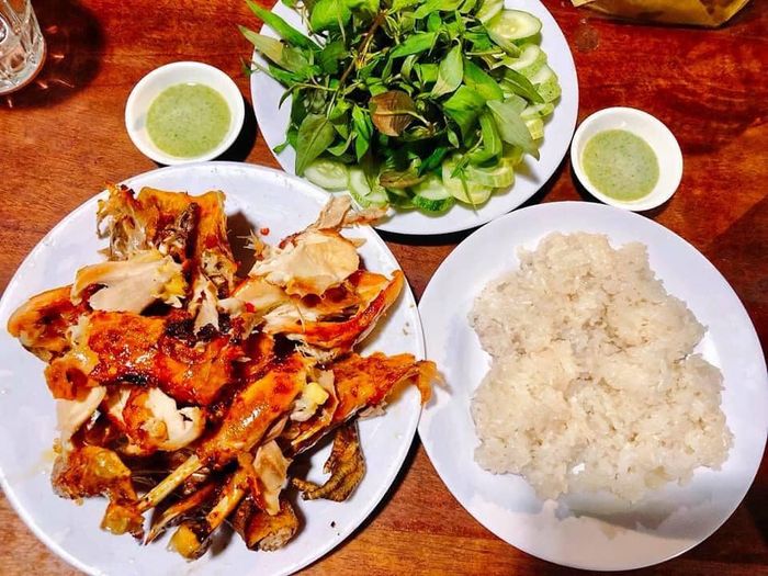 Ảnh 1 - Gà tre nướng thơm lừng tại quán Cây Mai