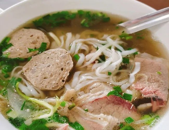 Hương vị phở bò thơm ngon đậm đà tại Phở Bò 51