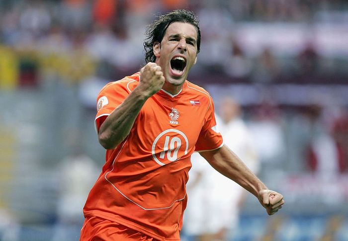 Khoảnh khắc vàng của Van Nistelrooy cùng 6 bàn thắng đỉnh cao tại Euro