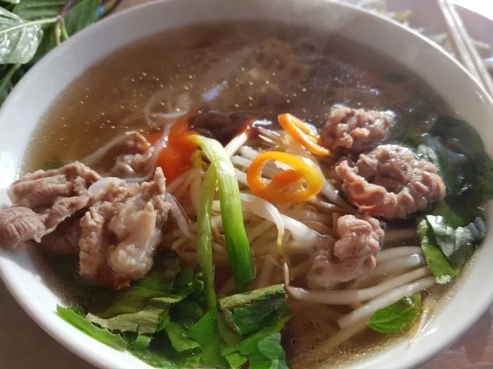 Hình ảnh tô phở đặc trưng tại Phở 150
