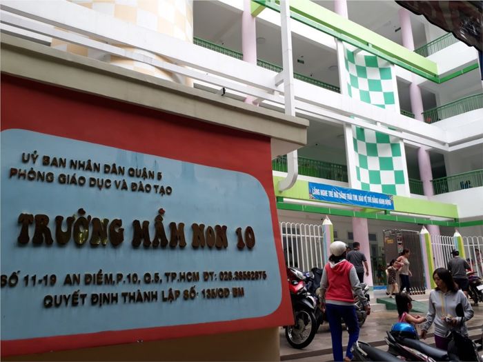 Bộ sưu tập hình ảnh thứ hai về Trường Mầm non 10 - ghi lại những hoạt động học tập và vui chơi đầy sáng tạo của các bé.