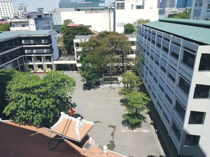 Hình ảnh thứ hai ghi lại không gian học tập tại Cao đẳng Kỹ thuật Cao Thắng