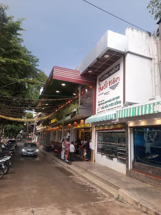 Cơm Niêu Suối Tiên - Tinh hoa ẩm thực trong nồi đất truyền thống