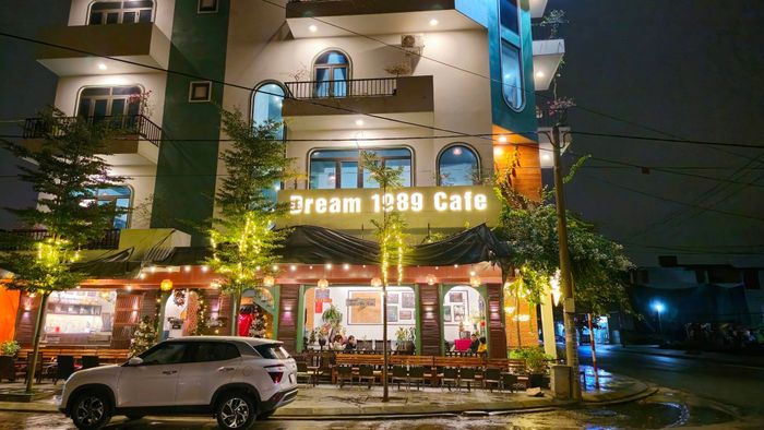 Khoảnh khắc vàng tại Dream 1989 Cafe - Góc phố xưa trong lành