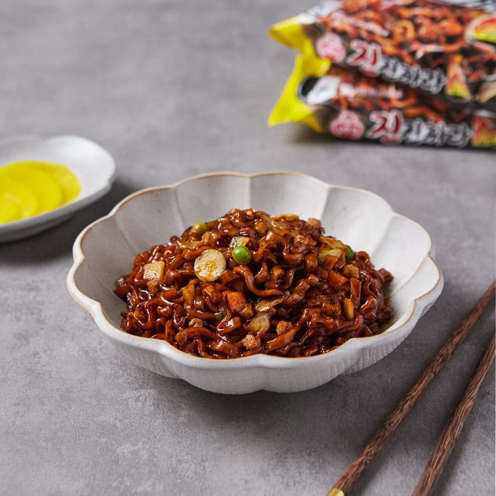 Hình ảnh chân thực mì Ottogi Jin Jjajang Ramen - Đậm đà chuẩn vị