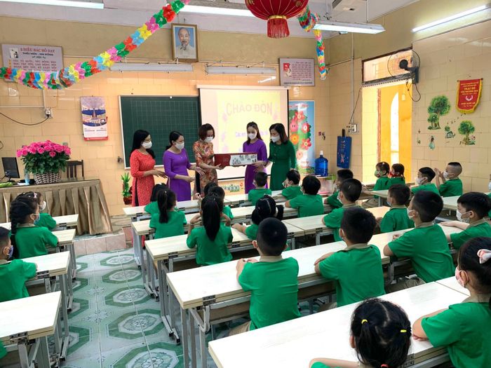 Hình ảnh hoạt động giảng dạy sôi nổi tại Trường Tiểu học Nguyễn Văn Trỗi