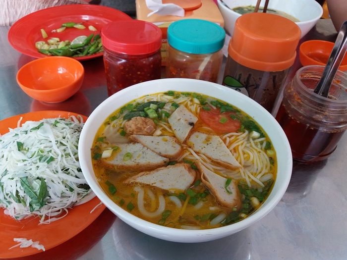 Hình ảnh tô bún chả cá thơm ngon đặc trưng Đà Nẵng