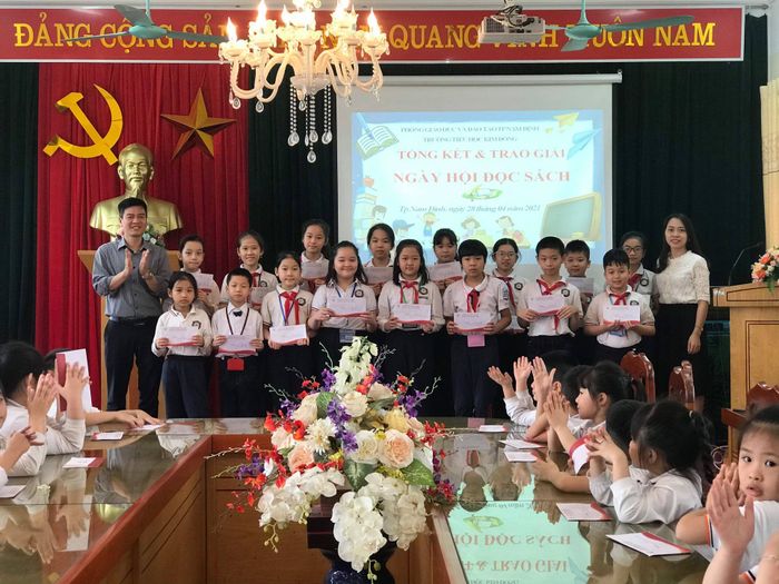 Hình ảnh hoạt động ngoại khóa sôi nổi tại Trường Tiểu học Kim Đồng