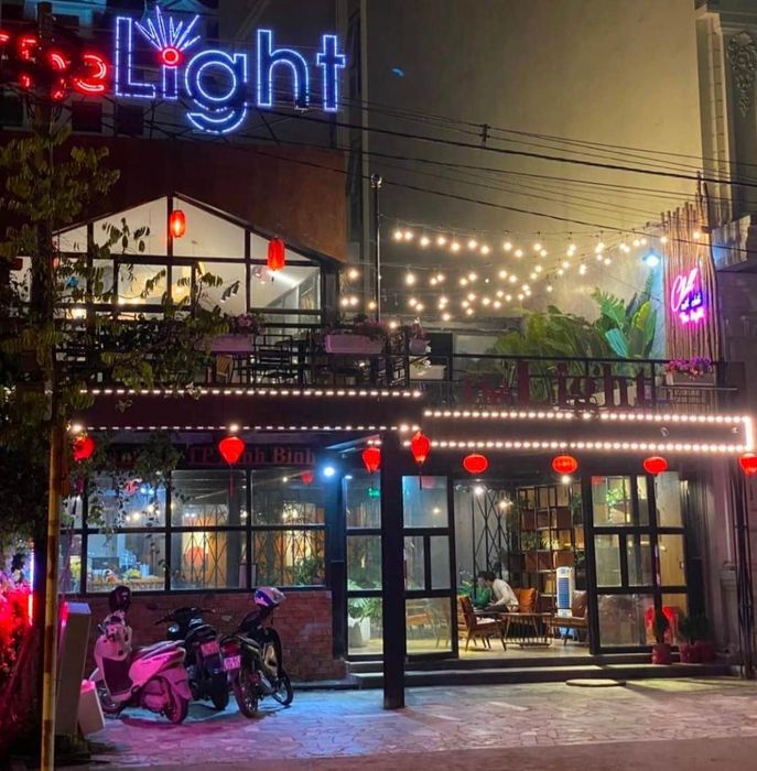 Không gian ấn tượng tại The Light Coffee - góc sống ảo đầy nghệ thuật