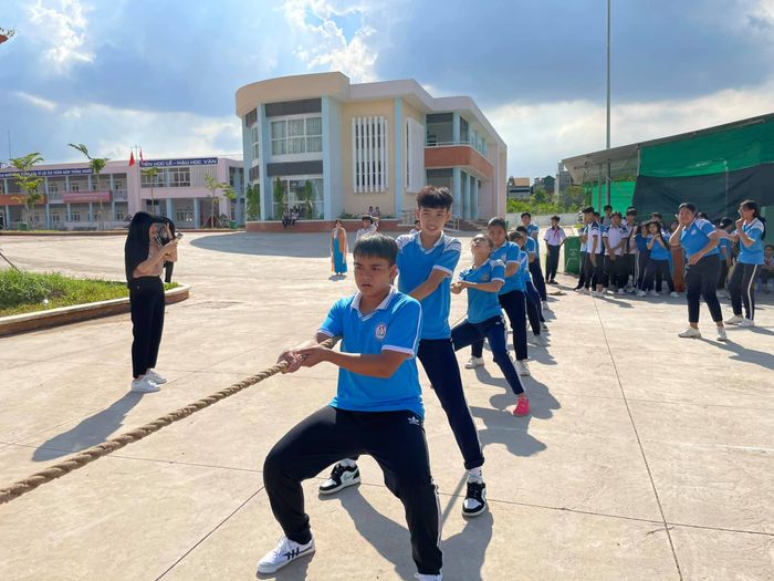 Hoạt động ngoại khóa tại Trường THCS Huỳnh Văn Nghệ - Hình ảnh 3
