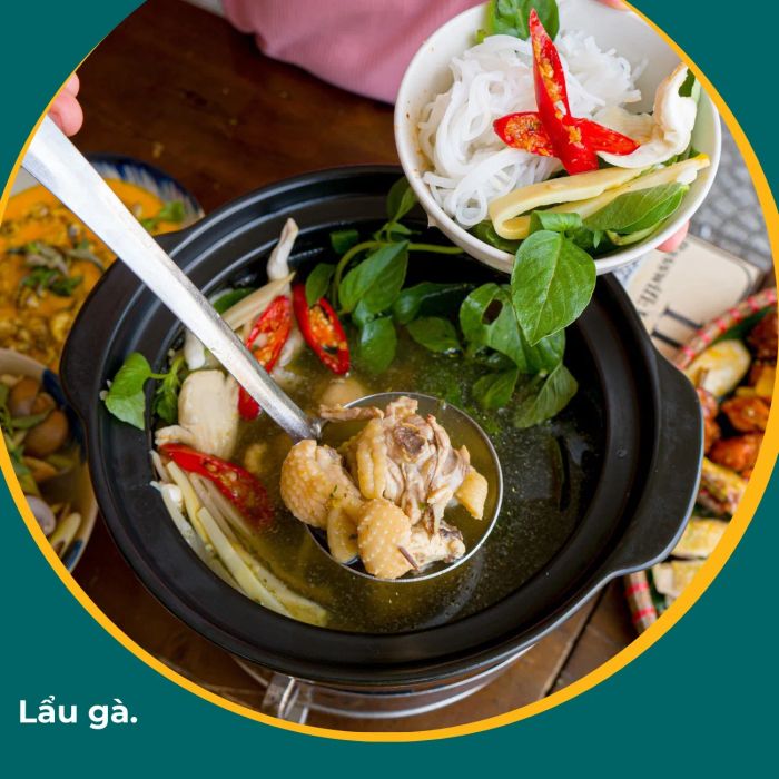 Hình ảnh không gian ấm cúng tại Lẩu Gà 76