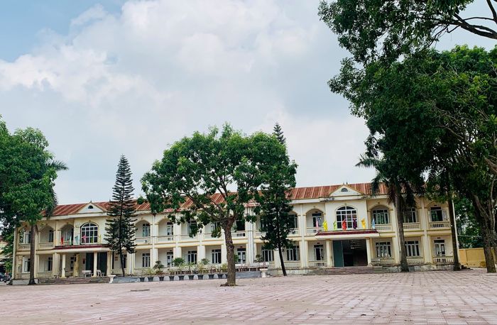 Hình ảnh Trường THCS Lập Thạch - Ngôi trường khang trang với cơ sở vật chất hiện đại giữa trung tâm thị trấn Lập Thạch