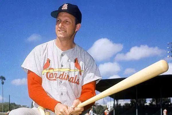 Stan Musial - chủ nhân 7 danh hiệu vô địch tỷ lệ đánh bóng NL và 2 lần vô địch RBI NL