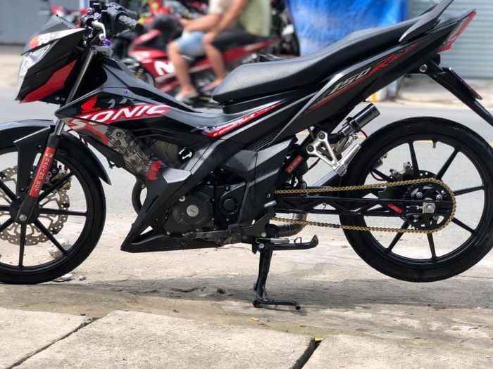 Hệ thống trang thiết bị tân tiến phục vụ công tác sửa chữa và nâng cấp xe