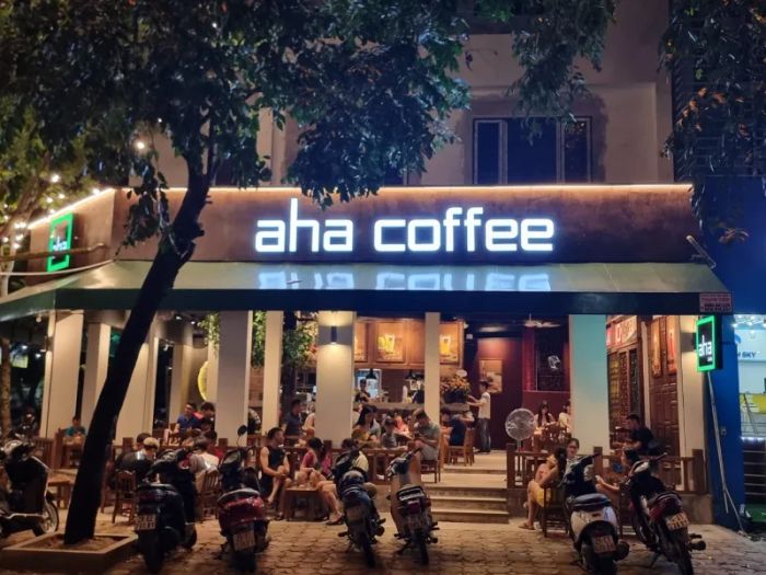 Không gian ấn tượng tại Aha Cafe