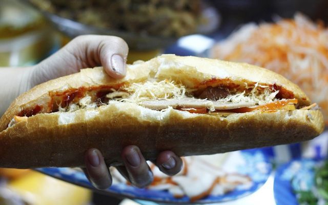 Hình ảnh những ổ bánh mì vàng ruộm tại Hạnh Phúc